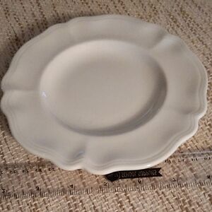 Ivory Porcelain Dinnerware Set with Intricate Detailing